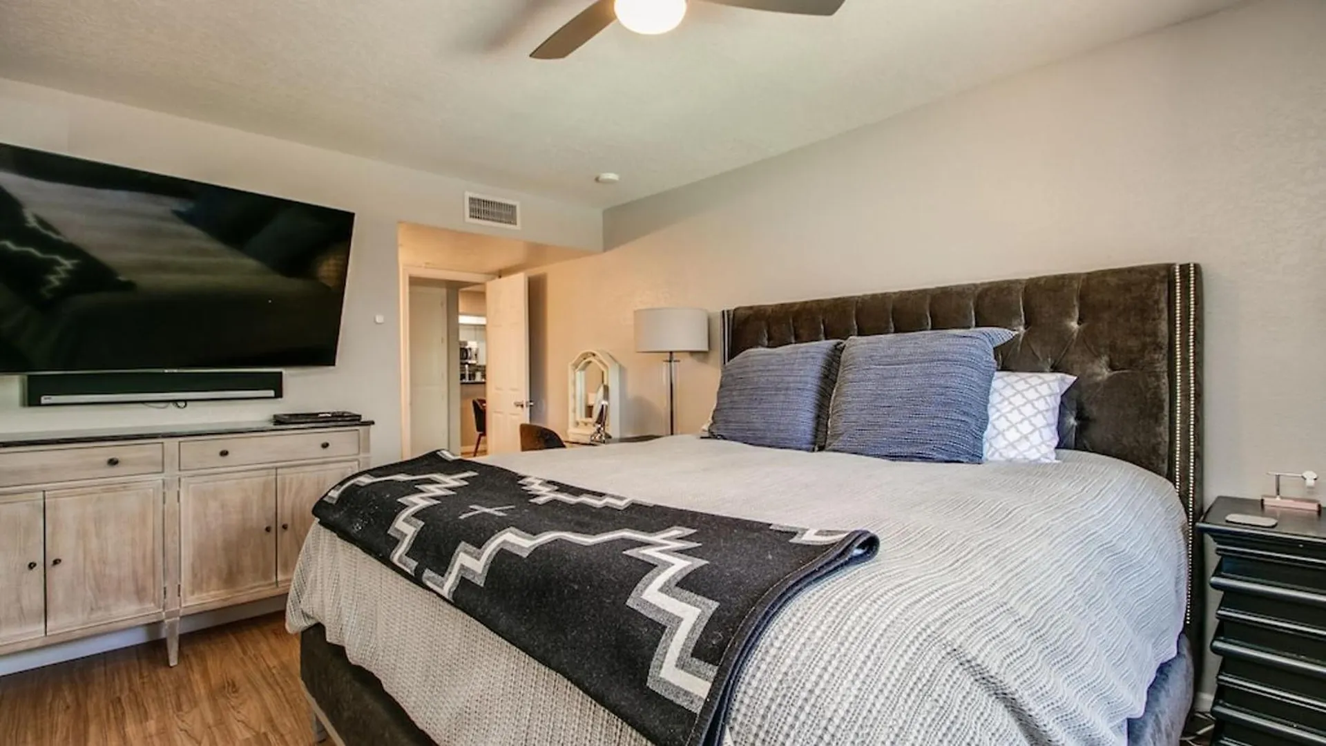 بيت للعطل Charming & Comfy Condo In The Heart Of Old Town! سكوتسدايل الولايات المتحدة الأمريكية